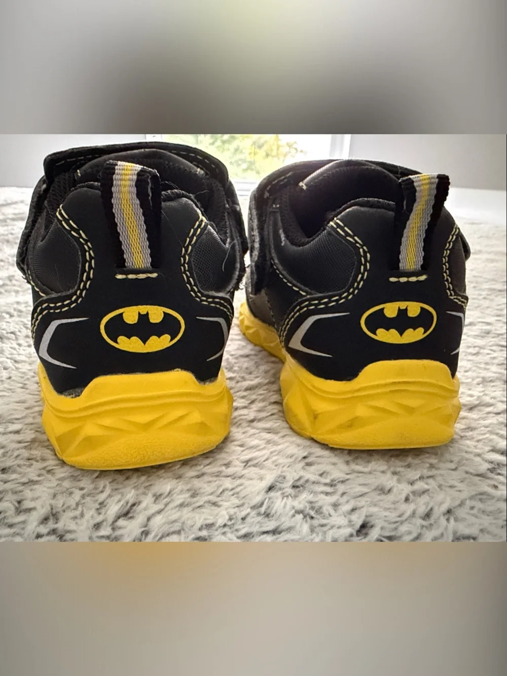 Batman Kids' Black & Yellow Sneakers Toddler Size 6